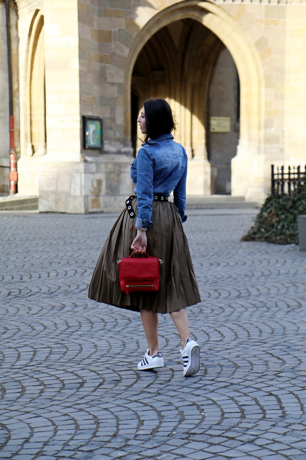 Pleated skirt in a casual look 10